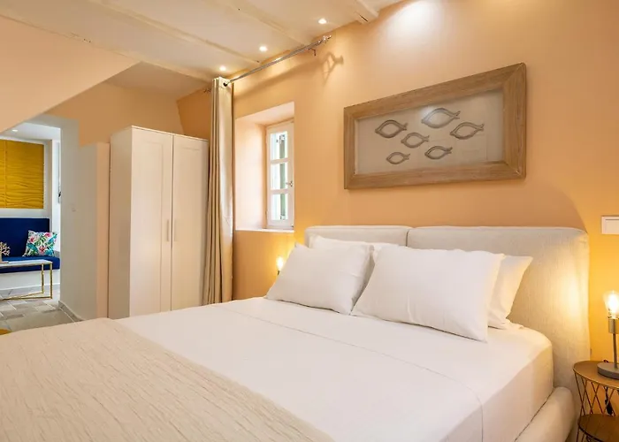 Ydragogeio Rooms Old Town