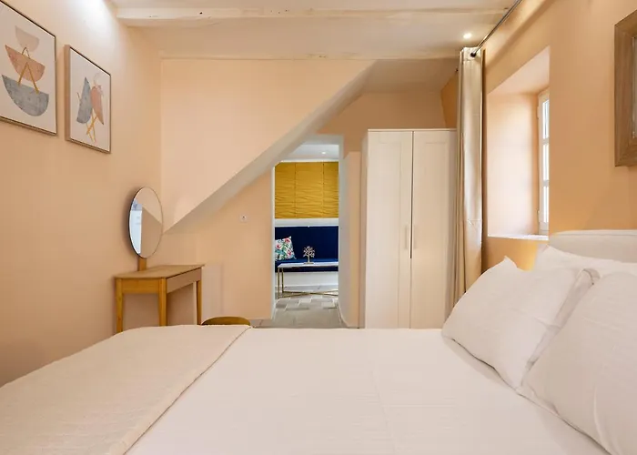 Ydragogeio Rooms Old Town